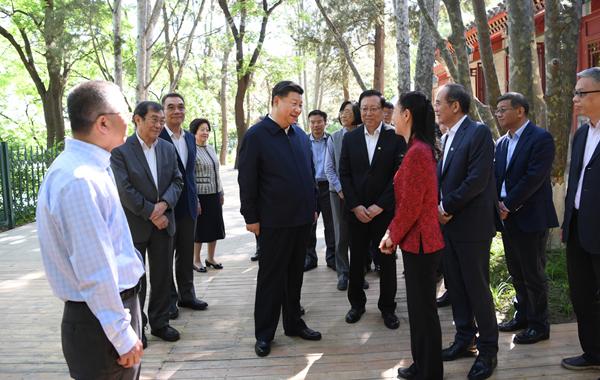 现场聆听总书记讲话,“00后”博士和大模型CEO都“热血沸腾”